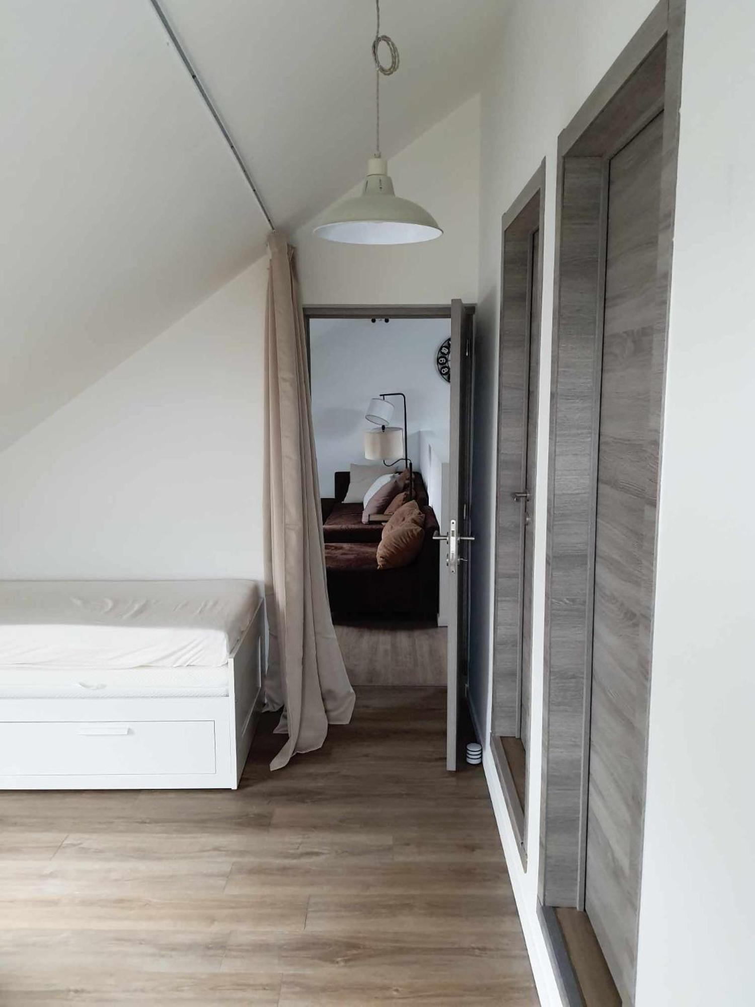 Gite Rural 3 Epis "Aux Pieds Des Ar'Den" - Chambre 1 Isolee Et Chambre 2 Dans Hall De Nuit - 34 Rue Du Chateau A 5564 Wanlin - 4 Adultes Et 2 Enfants 호후예트 외부 사진